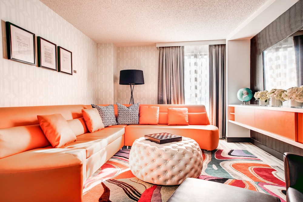 Junior Suite, 1 King Bed thumbnail 6