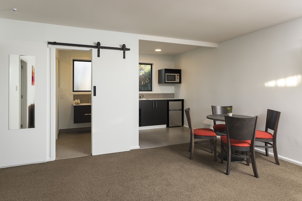 Deluxe Apartment, 2 Bedrooms - Photo 8