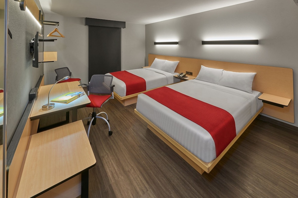 Room, 2 Double Beds - Photo 1