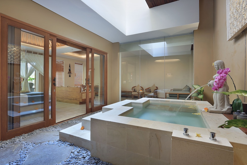 Suite with Jacuzzi (with Daily Afternoon Tea)