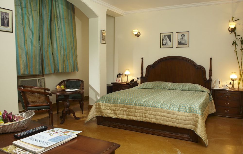 Superior Room with Airport Pickup - Photo 8