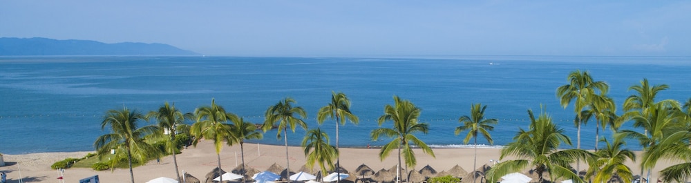 Deluxe Room, 1 King Bed, Ocean View - Photo 11