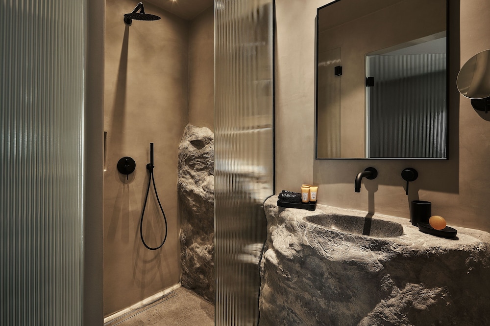 Delos Sea View Suite with Hot Tub - Photo 7