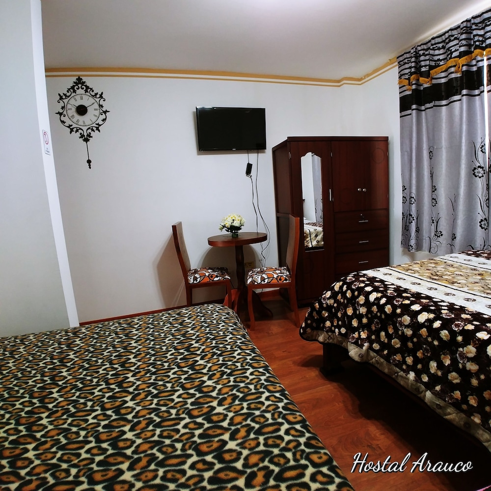 Basic Double Room, 2 Queen Beds, Ensuite photo 3