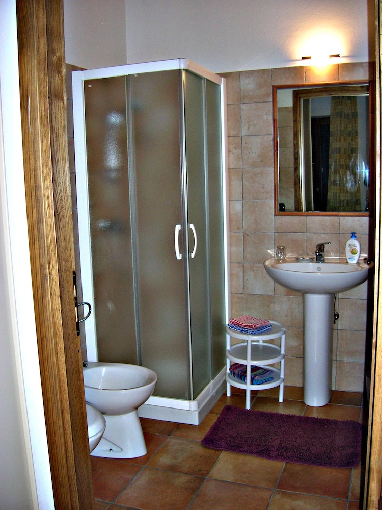 Double Room (Camera 1) photo 2