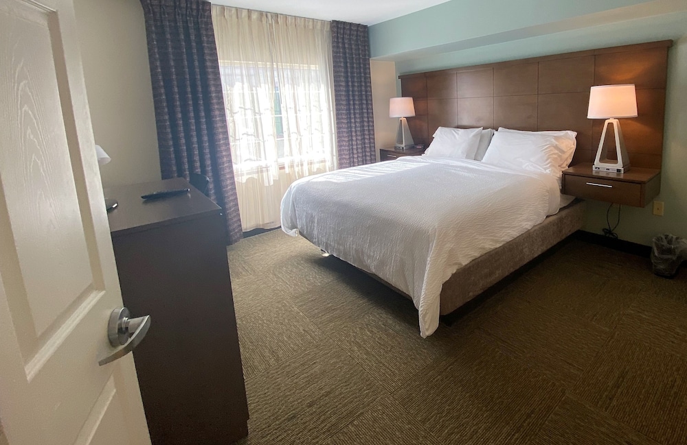 Suite, 1 Queen Bed, Accessible Bathtub, Kitchen - Photo 2