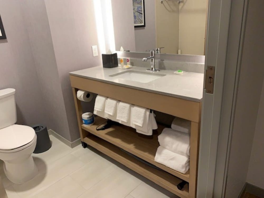 Room, Multiple Beds, Accessible, Bathtub - Photo 2