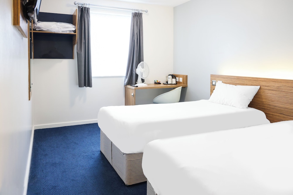 Standard Twin Room - Photo 2