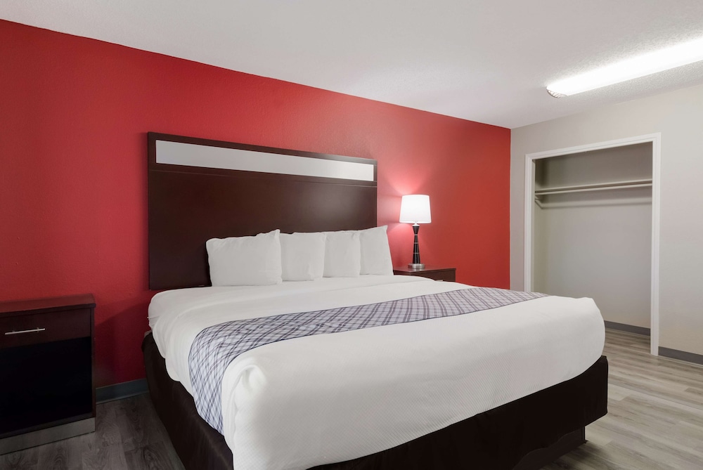 Suite, 1 King Bed, Non Smoking (with Sofabed) - Photo 1