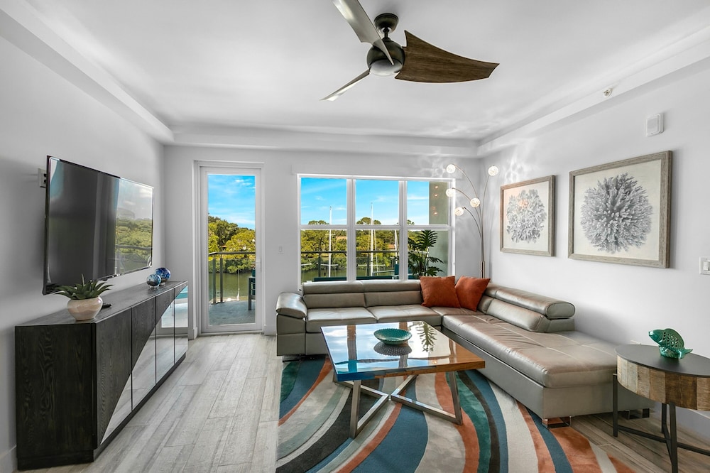 Captain's Elite Condo, 3 Bedrooms, Marina View photo 1