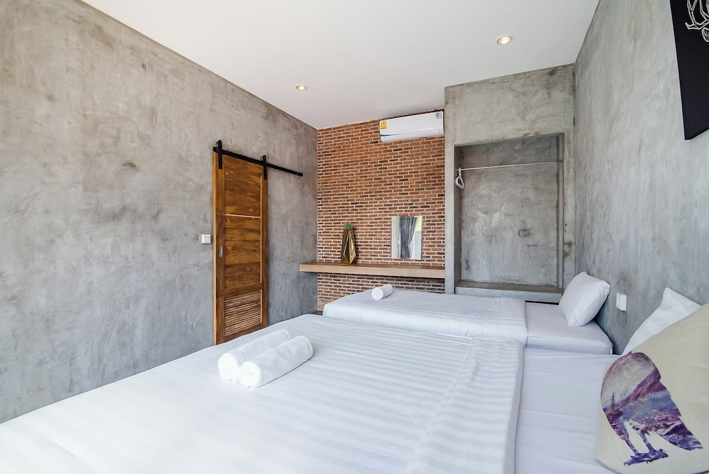 Four-Bedroom Villa - Photo 21