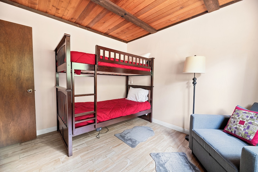 Cabin, Multiple Beds, Hot Tub, Mountain View