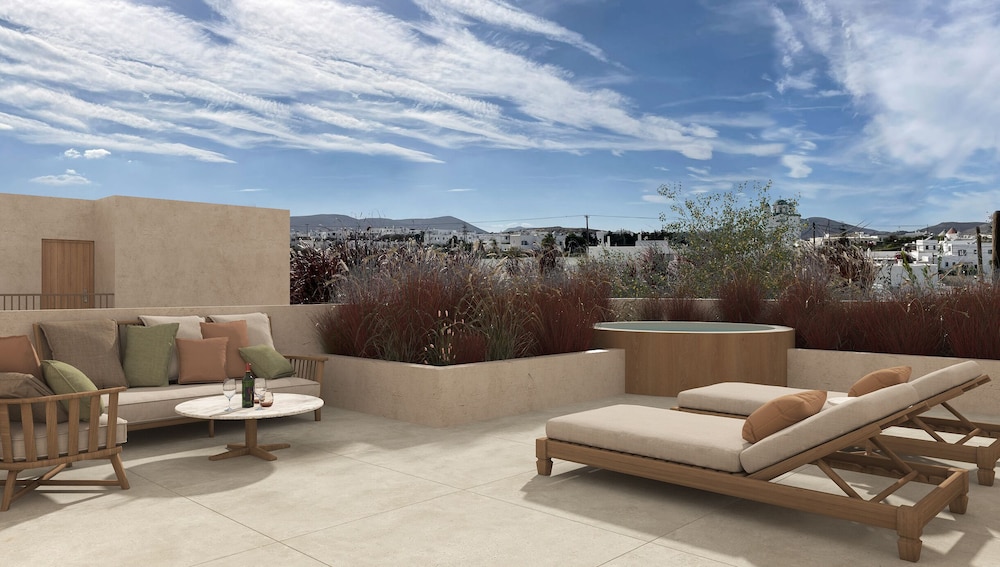 Penthouse Suite with Jacuzzi photo 3