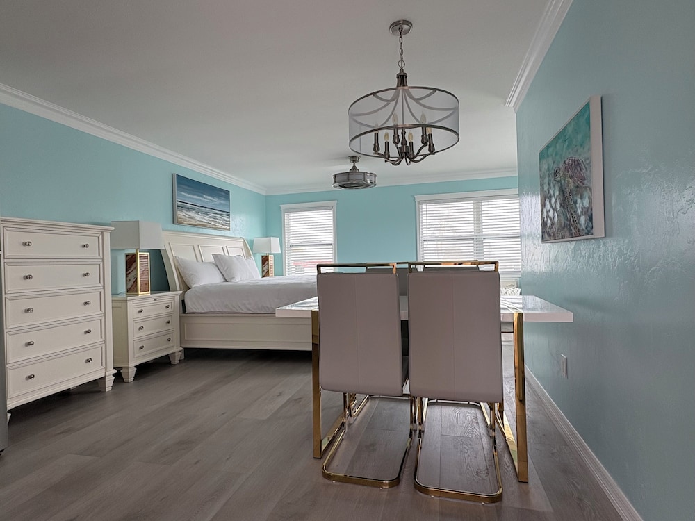 Premier King Room with Kitchenette
