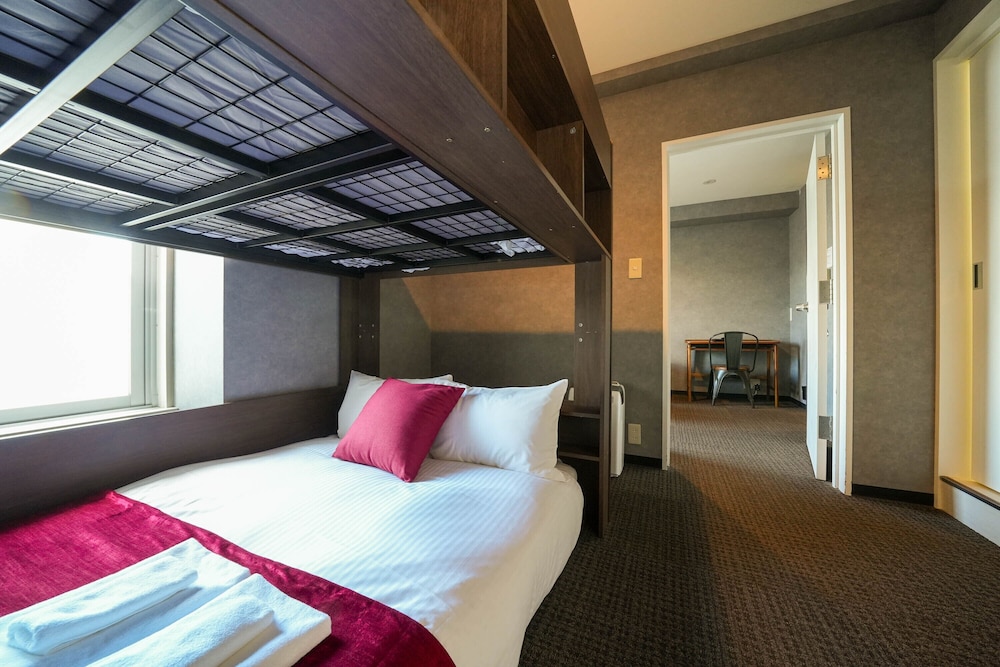 Deluxe Room - Photo 5
