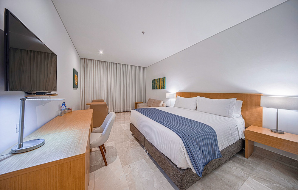 Standard Room, 1 King Bed - Photo 1