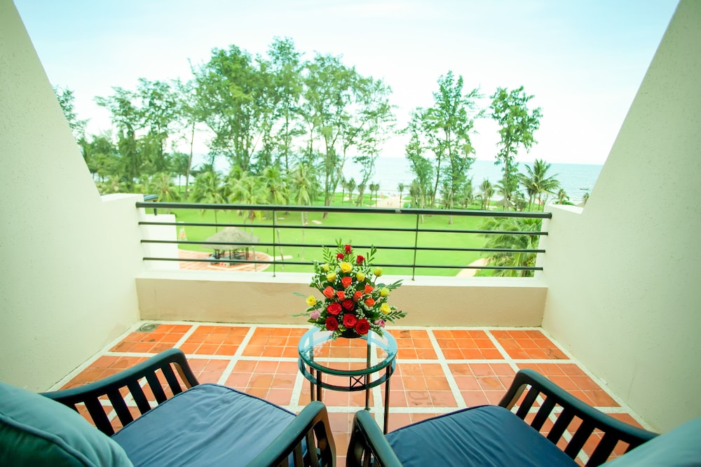 Deluxe Room, City View - Photo 4