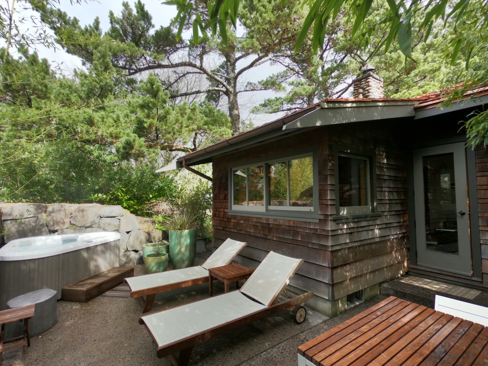 The Cottage photo 2