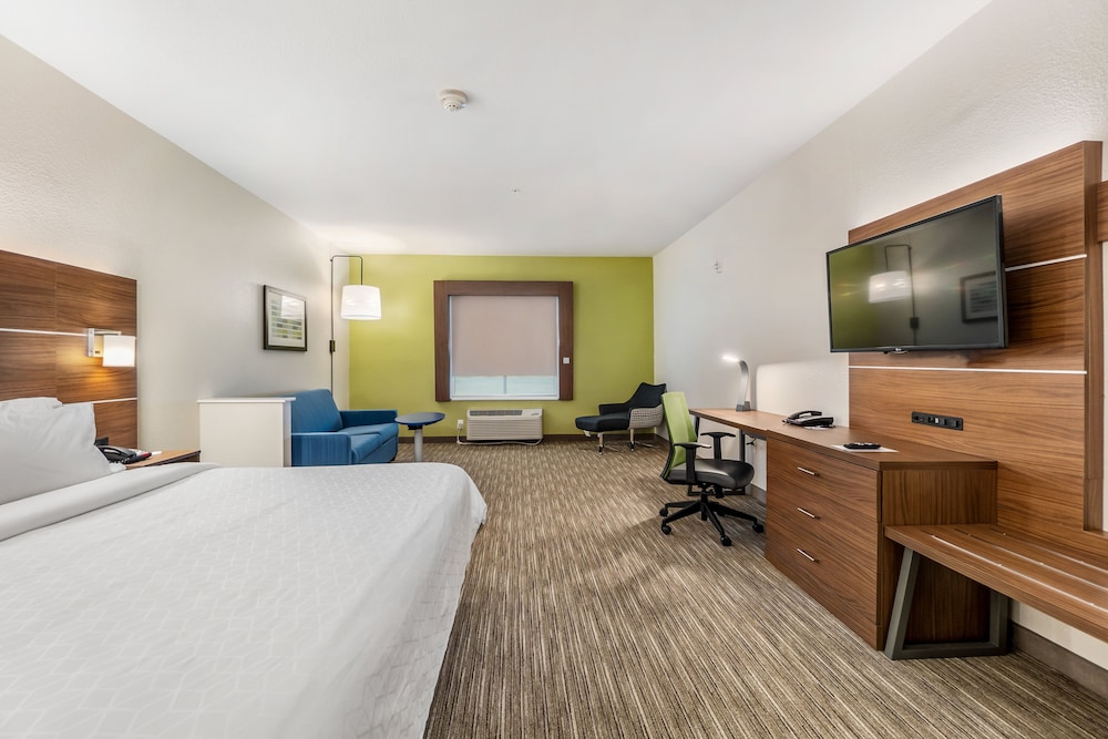 Suite, 1 King Bed, Accessible (Communications, Accessible Tub) - Photo 5