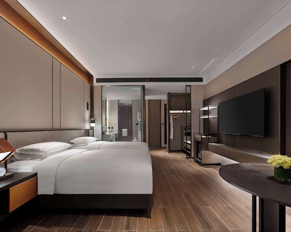 Regency, Suite, 1 King Bed, Terrace, Pool View