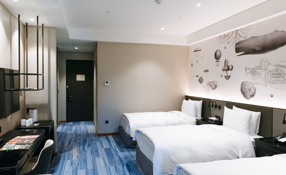 Deluxe Triple Room, 3 Twin Beds, Non Smoking photo 2