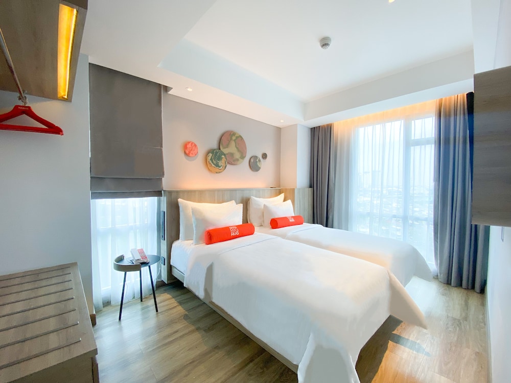 Suite, 2 Bedrooms - Photo 6