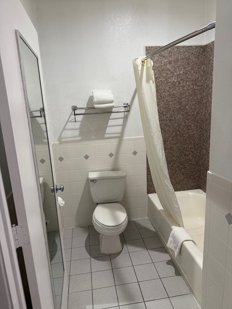 Studio Suite, 2 Queen Beds, Non Smoking - Photo 3