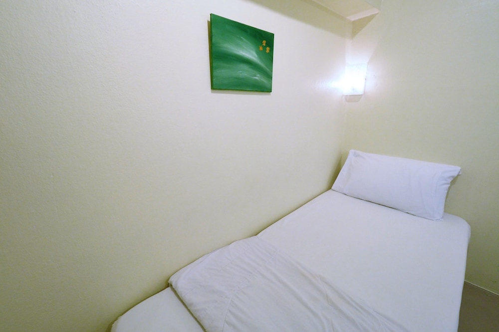 Classic Twin Room With Private Bathroom