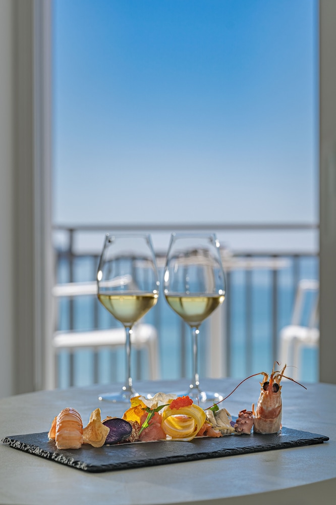 Superior Double or Twin Room, 1 Bedroom, Sea View photo 3