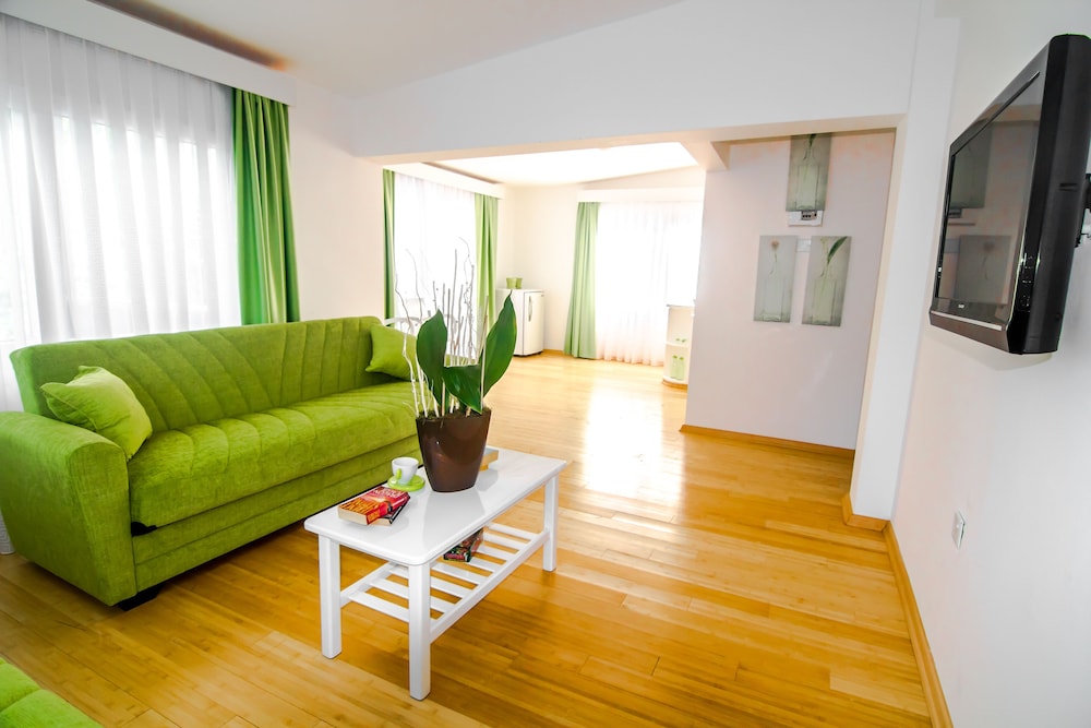 Triple Room, Balcony photo 1