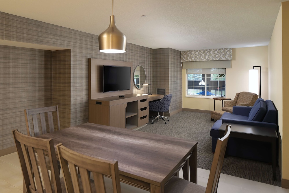 Family Suite, 2 Queen Beds, Accessible photo 1
