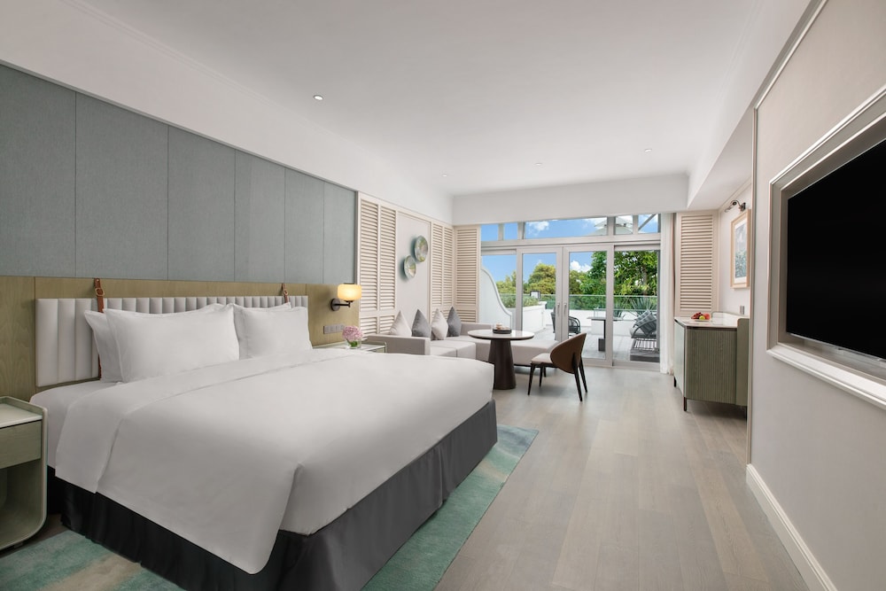 Deluxe Gardenview King Room with Super Terrace photo 1