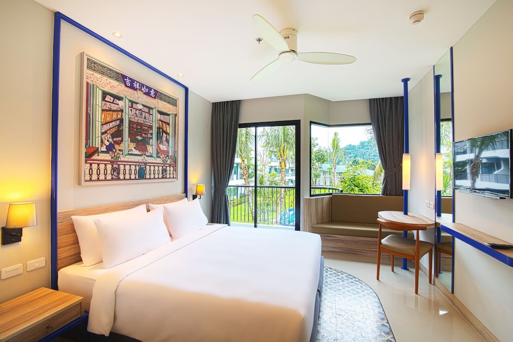 Superior Double or Twin Room, Pool View photo 1