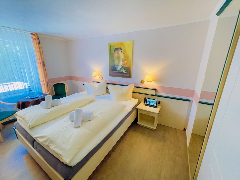 Economy Double Room photo 1