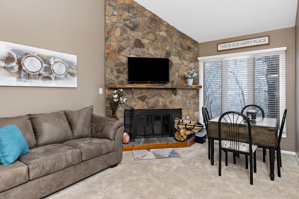 Apartment photo 2