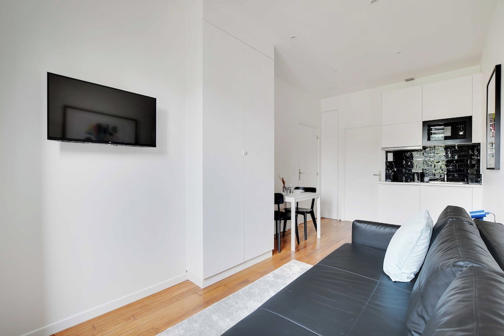 Apartment photo 2