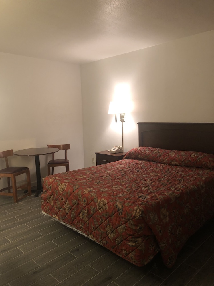 Deluxe Room - Photo 1