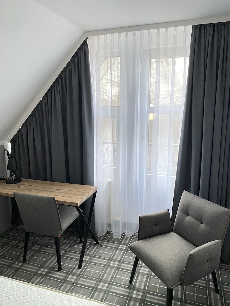 Comfort Single Room, 1 Large Twin Bed, City View photo 3