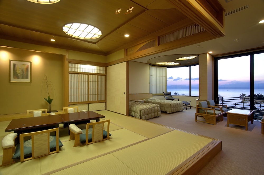Rikyu Semi Western-style Room with 2 beds + 4 Japanese Futon (For Single use) - Photo 1