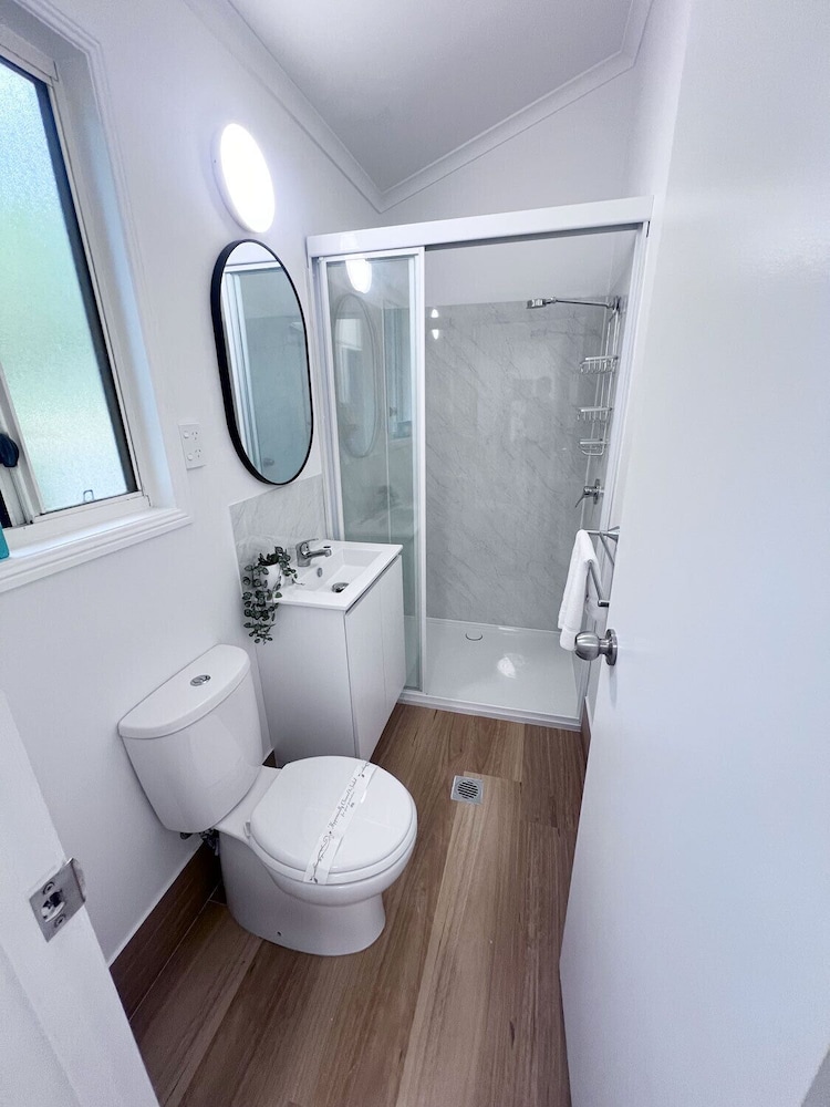 Cabin, 2 Bedrooms, Ocean View - Photo 4