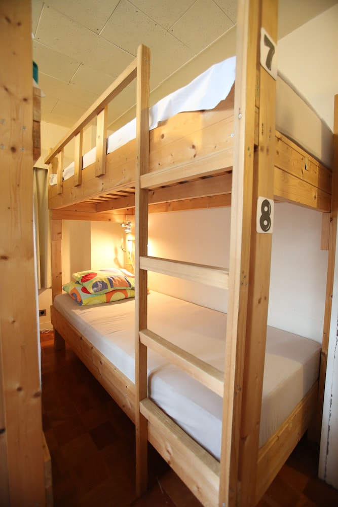 Basic Shared Dormitory (Male and Female Guest Mixed) photo 2