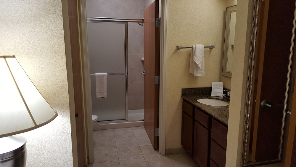 Suite, 2 Double Beds, Accessible (Communications) - Photo 8