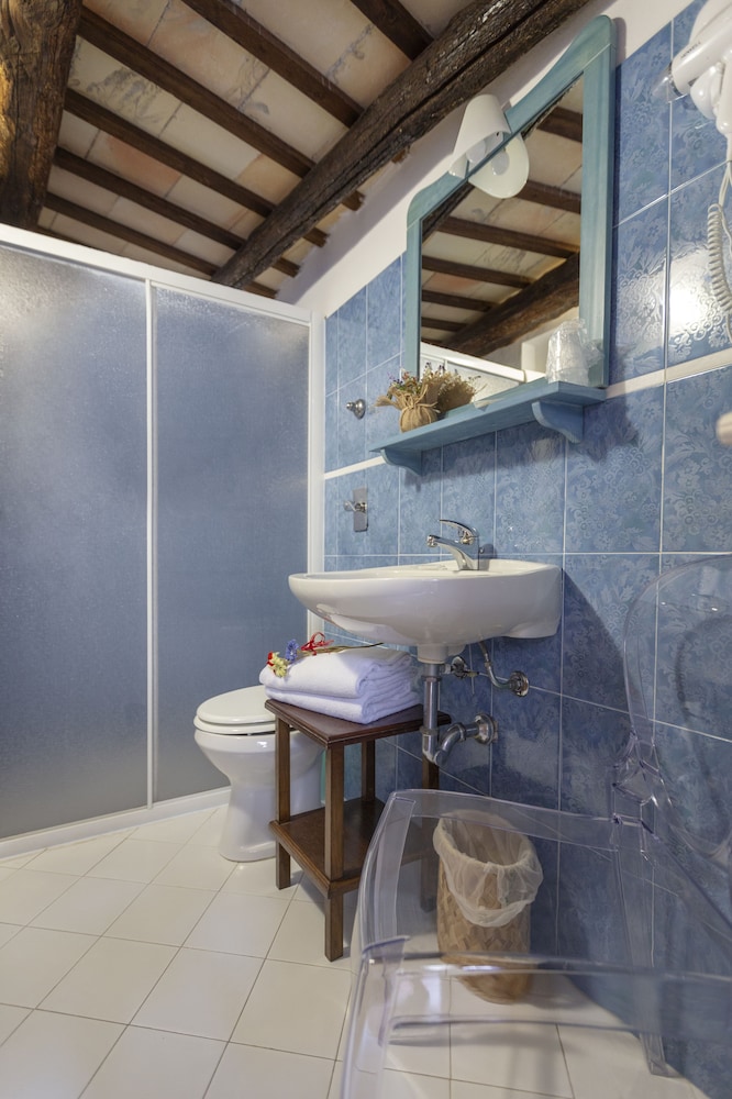 Superior Triple Room photo 2