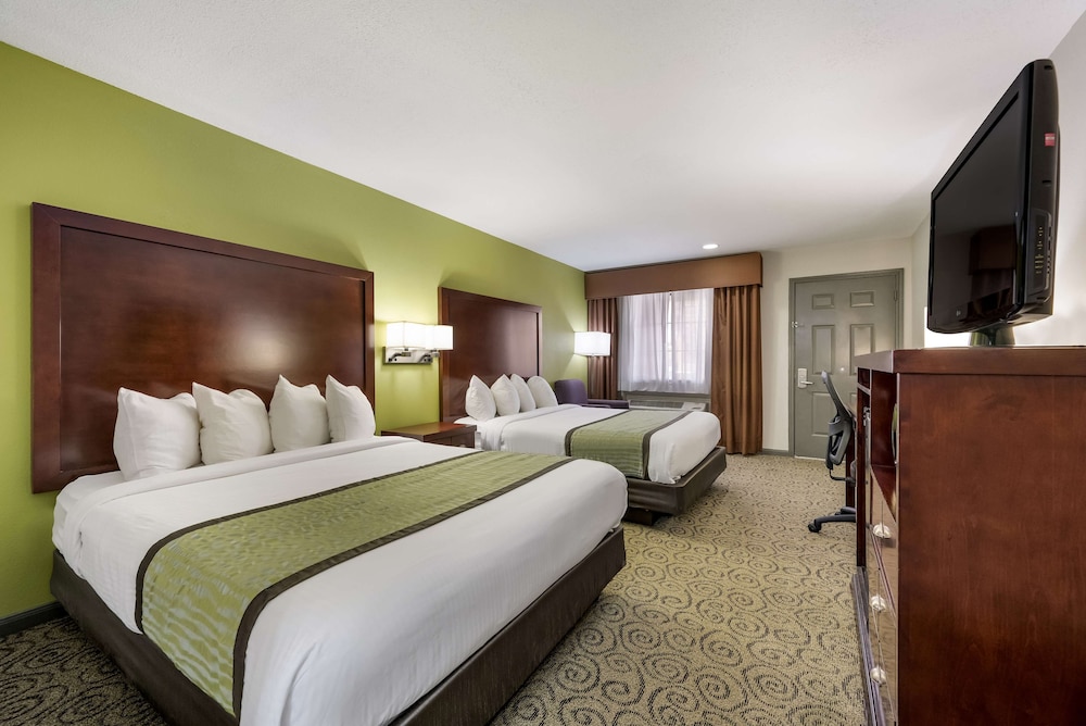 Standard Room, 2 Queen Beds, Non Smoking, Refrigerator & Microwave