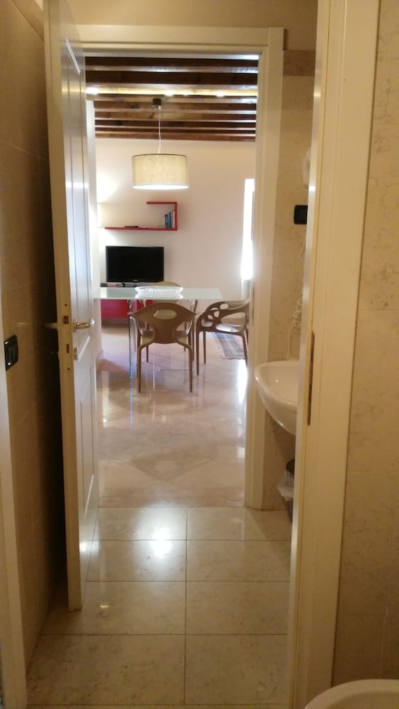 Appartamento con 2 Camere da Letto (3 Adulti) - Edificio Separato photo 3