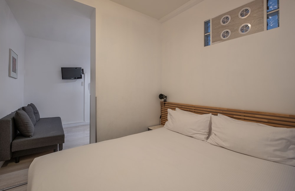 Family Studio, Multiple Beds, Non Smoking photo 1