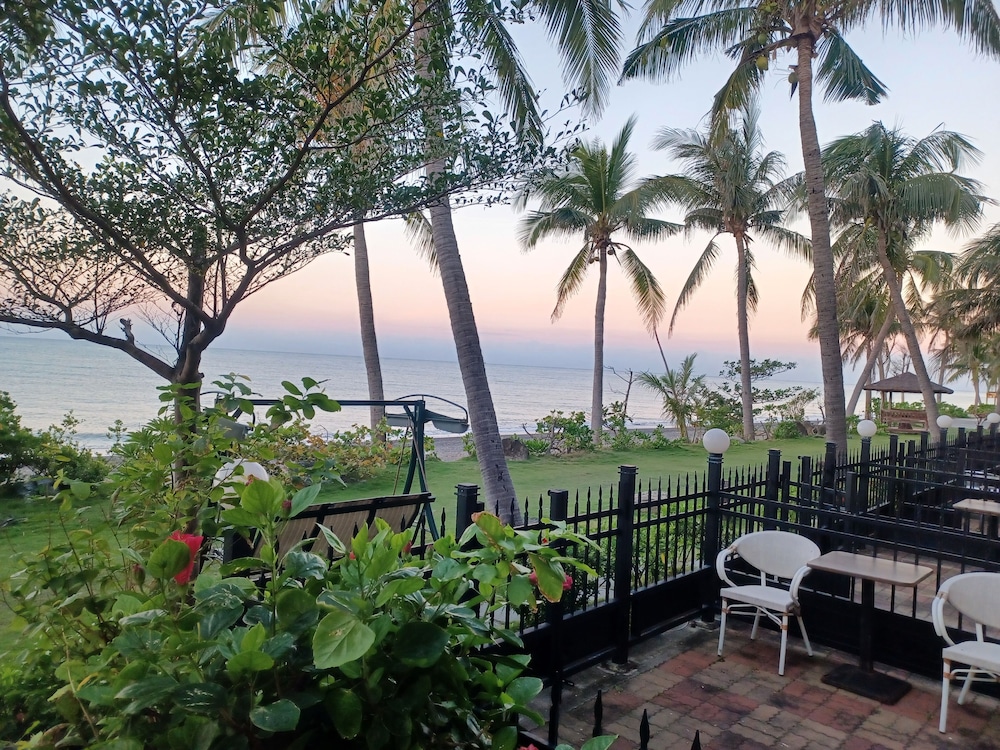 Family Quadruple Room, Beach View photo 2