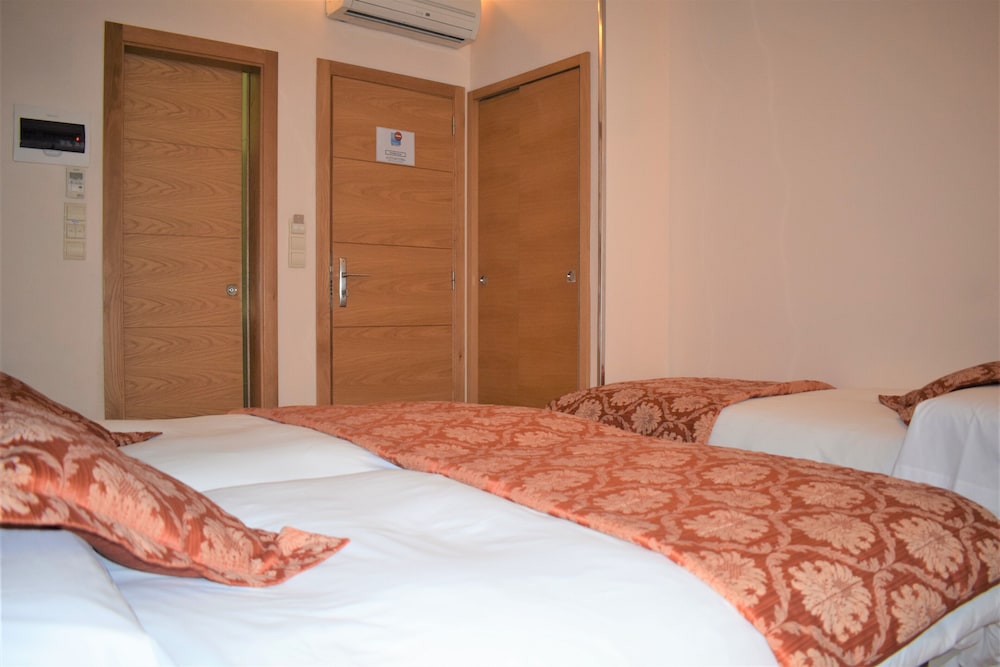 Standard Triple Room - Photo 1