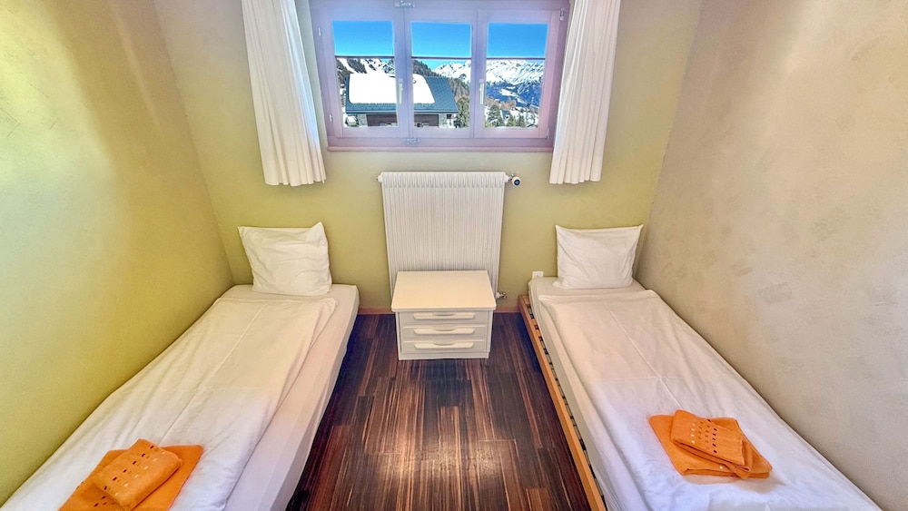 Family Quadruple Room, Pets Allowed, Mountain View photo 3