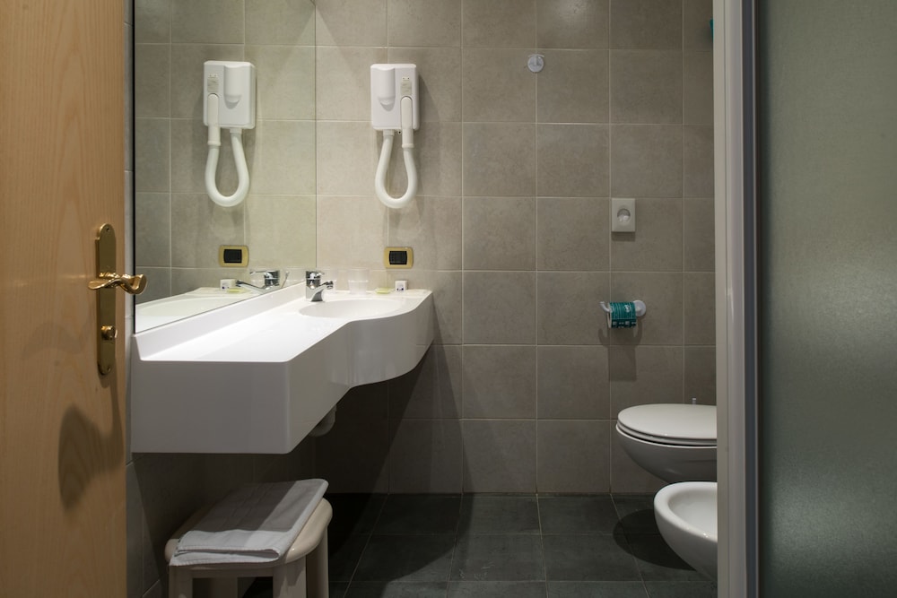 Economy Suite - Photo 5